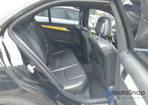 2012 Mercedes-Benz C 300 Sport 4Matic z USA, uszkodzony, nr VIN WDDGF8BBXCR239216